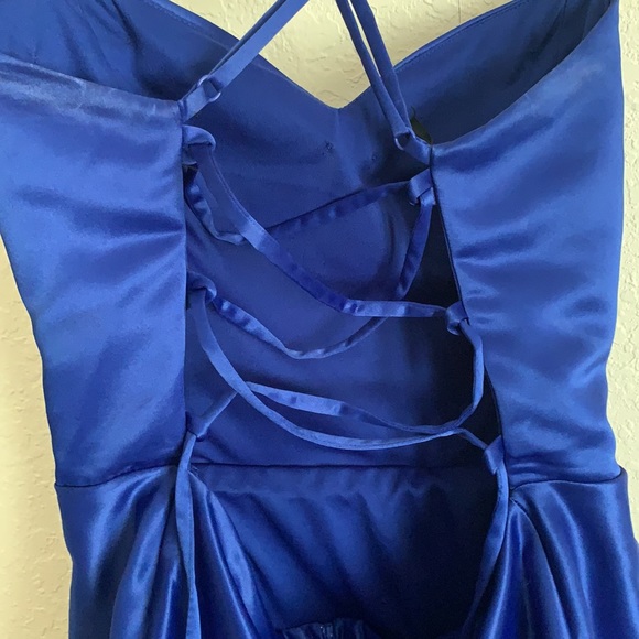 Semi-Formal/Homecoming Dress - Picture 3 of 8